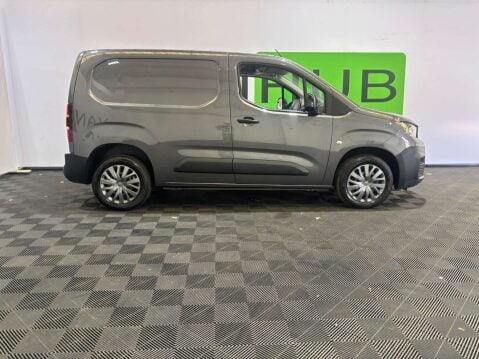 Peugeot Partner Professional Premium Blue 1.5 HDi 9