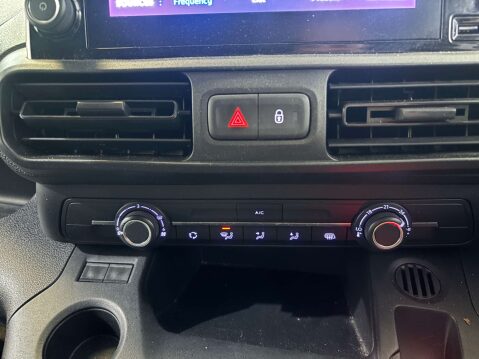 Peugeot Partner Professional Premium Blue 1.5 HDi 22