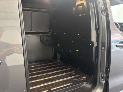 Peugeot Expert Professional Premium+ Blue HDi LWB 2.0 43