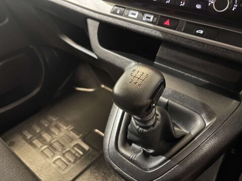 Vauxhall Vivaro F2900 Prime 1.5 5dr 17