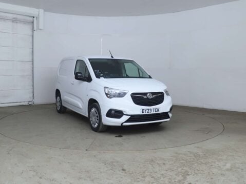 Vauxhall Combo 1.5 Combo 2300 Professional Turbo D S/S 4