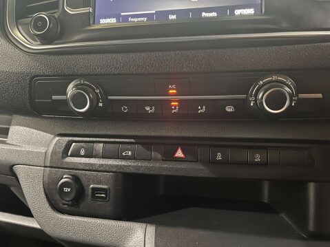 Vauxhall Vivaro 1.5 Vivaro 2900 Sportive S/S 40