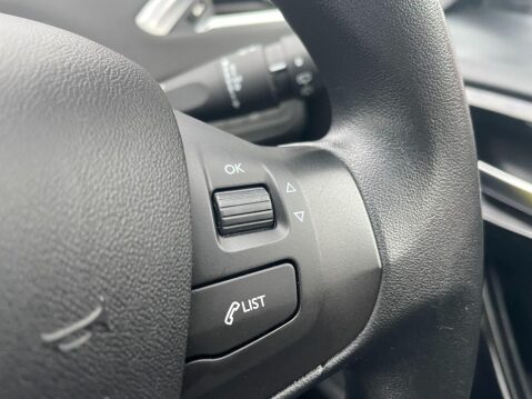 Peugeot 208 1.4 HDi Active Euro 5 3dr 19