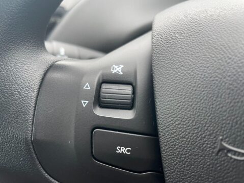 Peugeot 208 1.4 HDi Active Euro 5 3dr 21