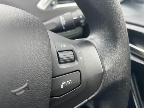 Peugeot 208 1.4 HDi Active Euro 5 3dr 19