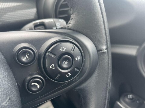 Mini Hatch 1.5 Cooper Euro 6 (s/s) 3dr 22