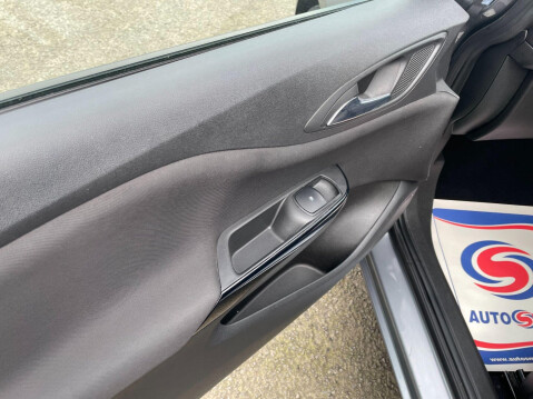 Vauxhall Corsa 1.4i ecoTEC SRi Euro 6 3dr 30