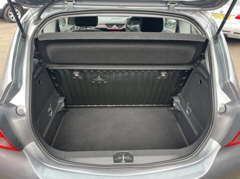 Vauxhall Corsa 1.4i ecoTEC SRi Euro 6 3dr 27