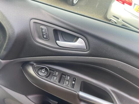Ford Kuga 2.0 TDCi Titanium AWD Euro 5 5dr 19