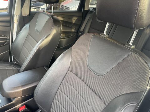 Ford Kuga 2.0 TDCi Titanium AWD Euro 5 5dr 31