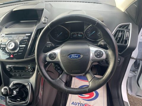 Ford Kuga 2.0 TDCi Titanium AWD Euro 5 5dr 18