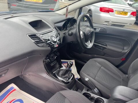 Ford Fiesta 1.0T EcoBoost Titanium Euro 5 (s/s) 5dr 30