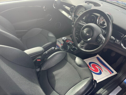 Mini Hatch 1.6 Cooper D Euro 5 (s/s) 3dr 15
