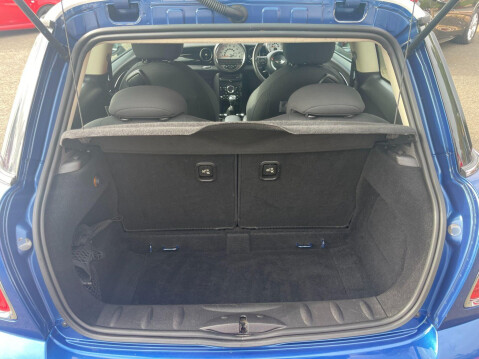Mini Hatch 1.6 Cooper D Euro 5 (s/s) 3dr 19