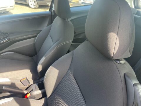 Peugeot 208 1.2 PureTech Active Design Lime Euro 6 3dr 32
