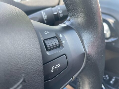 Peugeot 208 1.2 PureTech Active Design Lime Euro 6 3dr 18
