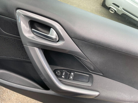 Peugeot 2008 1.2 PureTech Active Euro 6 (s/s) 5dr 18