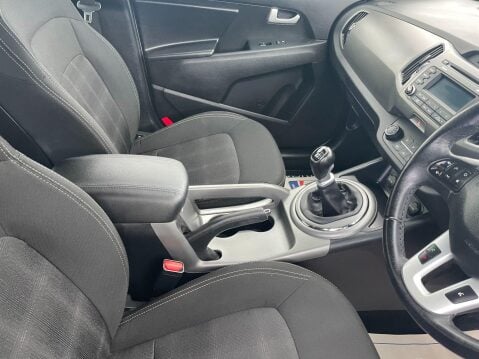 Kia Sportage 1.7 CRDi EcoDynamics 1 2WD Euro 5 (s/s) 5dr 17