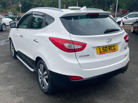 Hyundai ix35 2.0 CRDi Premium Panorama 4WD Euro 5 5dr 9