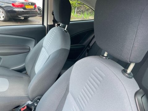 Ford Ka 1.2 Zetec Euro 5 (s/s) 3dr 26