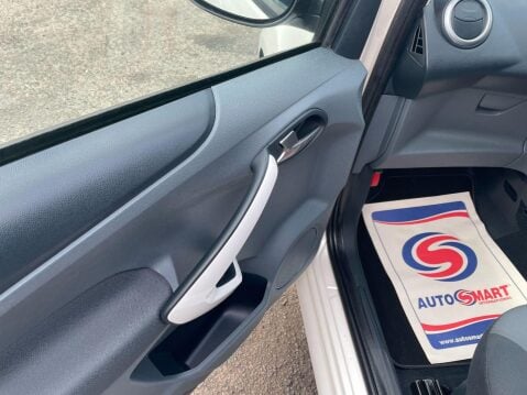 Ford Ka 1.2 Zetec Euro 5 (s/s) 3dr 27