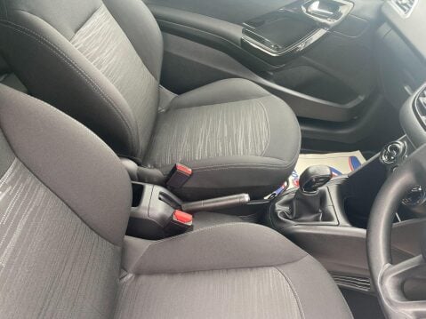 Peugeot 208 1.0 VTi PureTech Access+ Euro 5 3dr 17
