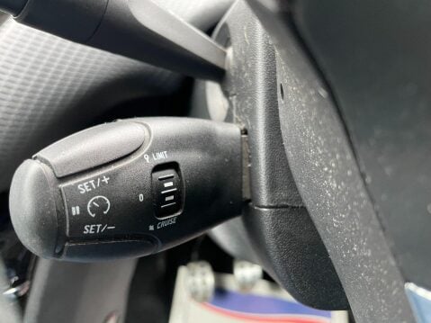 Peugeot 2008 1.6 BlueHDi GT Line Euro 6 5dr 29