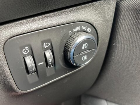Vauxhall Corsa 1.4i ecoTEC SRi Euro 6 3dr 20