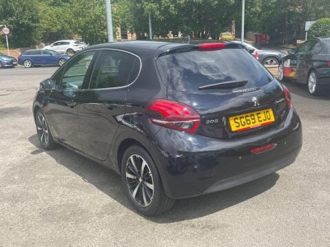 Peugeot 208 1.2 PureTech Tech Edition Euro 6 (s/s) 5dr 9