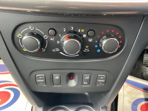 Dacia Sandero Stepway 0.9 TCe Laureate Euro 5 5dr 24