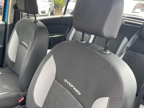 Dacia Sandero Stepway 0.9 TCe Laureate Euro 5 5dr 29