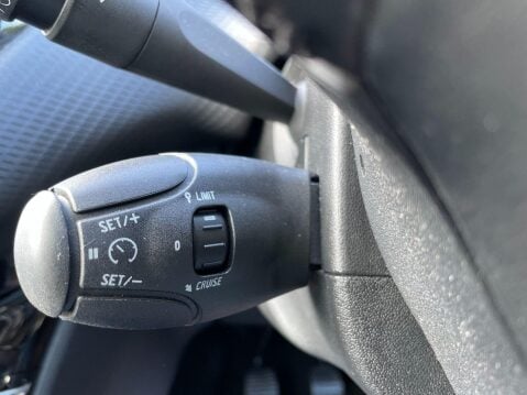 Peugeot 2008 1.2 PureTech Allure Premium Euro 6 (s/s) 5dr 28