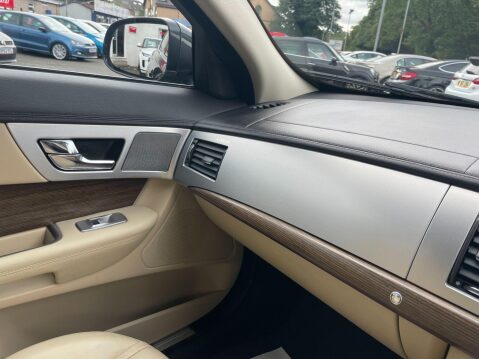 Jaguar XF 2.2d Luxury Auto Euro 5 (s/s) 4dr 28
