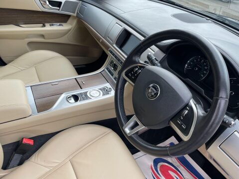 Jaguar XF 2.2d Luxury Auto Euro 5 (s/s) 4dr 15