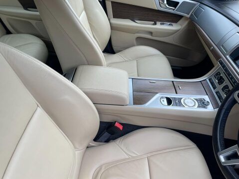Jaguar XF 2.2d Luxury Auto Euro 5 (s/s) 4dr 16