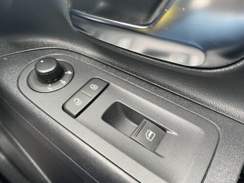 Volkswagen Up 1.0 Groove up! Euro 5 3dr 21