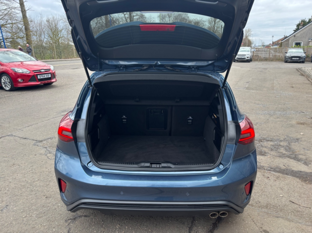 Ford Focus ST-Line Vignale 1.0L EcoBoost 155PS mHEV 6 Speed Manual 5 door FWD 11