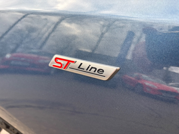 Ford Focus ST-Line Vignale 1.0L EcoBoost 155PS mHEV 6 Speed Manual 5 door FWD 12