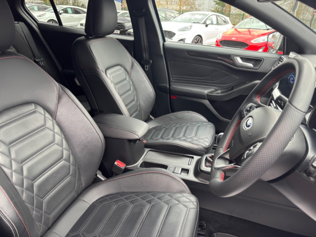 Ford Focus ST-Line Vignale 1.0L EcoBoost 155PS mHEV 6 Speed Manual 5 door FWD 14