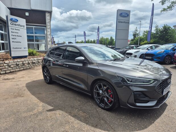 Ford Focus ST 2.3L EcoBoost 280PS 6 Speed Manual 5 door FWD