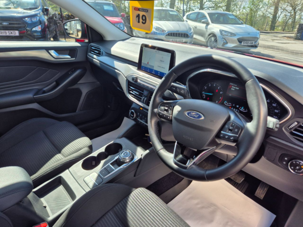 Ford Focus Titanium 1.0L EcoBoost 125PS 8 Speed Automatic 5 Door FWD 11