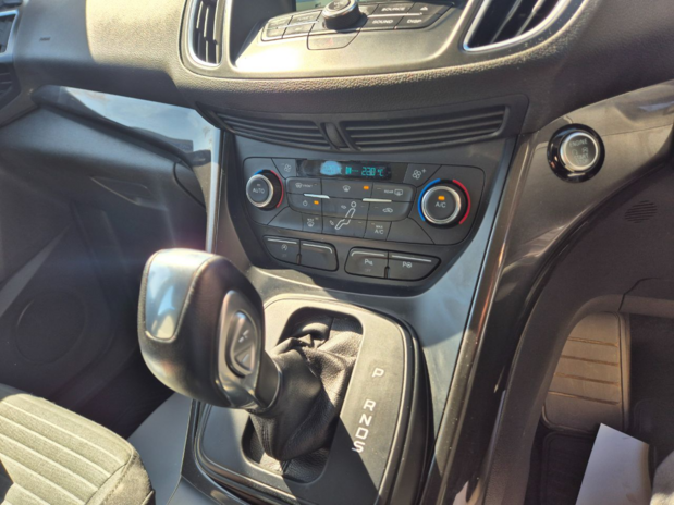 Ford C-Max C-MAX Titanium NON LOCAL SVP 1.5L TDCi 120PS 6 Speed PowerShift Automatic 2 19