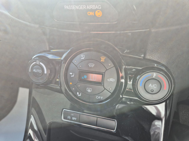 Ford Fiesta Titanium Turbo 14