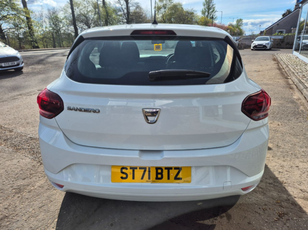 Dacia Sandero Essential Sce 6