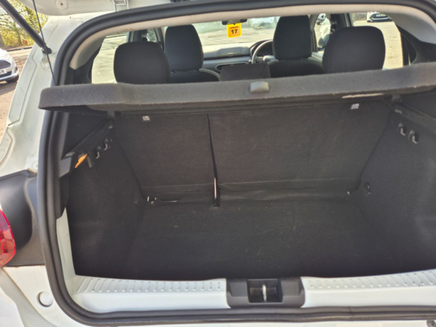 Dacia Sandero Essential Sce 9