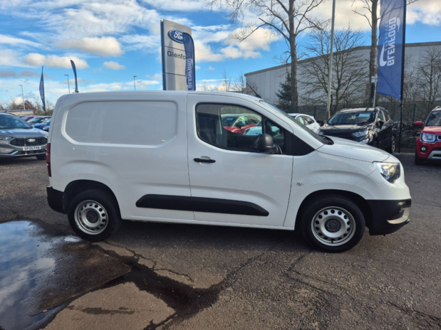 Vauxhall Combo L1 DIESEL 2300 1.5 Turbo D 100ps H1 Dynamic Van 4