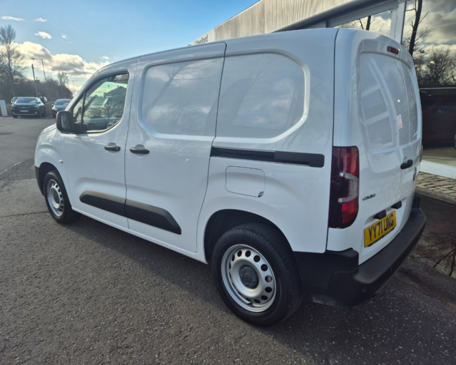 Vauxhall Combo L1 DIESEL 2300 1.5 Turbo D 100ps H1 Dynamic Van