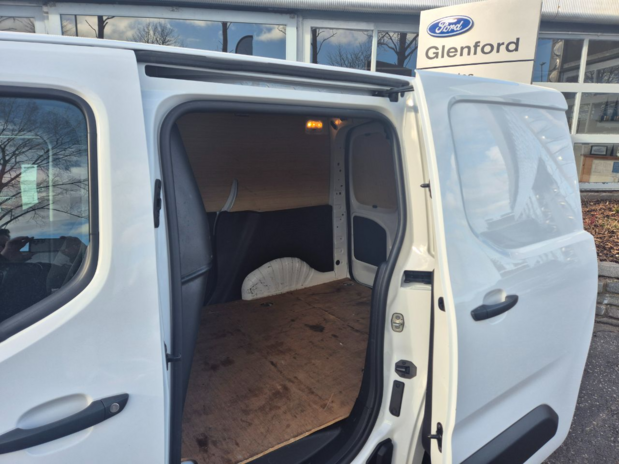 Vauxhall Combo L1 DIESEL 2300 1.5 Turbo D 100ps H1 Dynamic Van 7