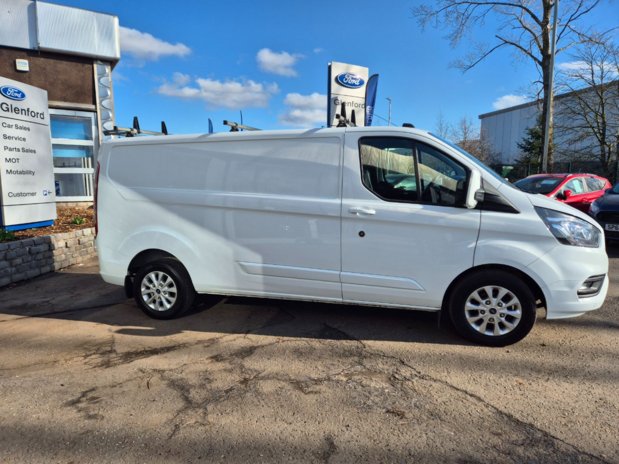 Ford Transit Custom 300 L2 DIESEL FWD 2.0 Eco Blue 130ps Low Roof Limited Van 4