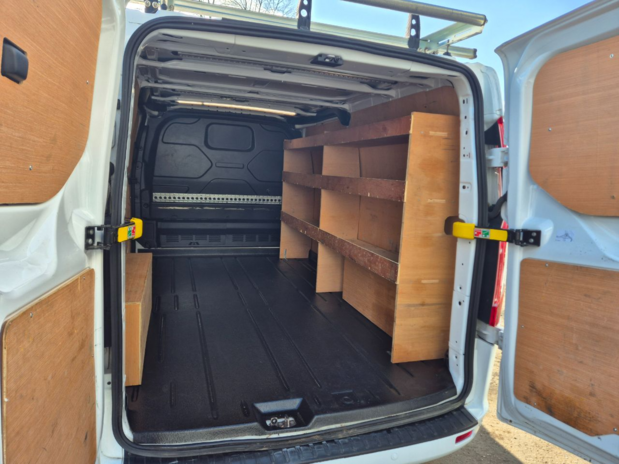 Ford Transit Custom 300 L2 DIESEL FWD 2.0 Eco Blue 130ps Low Roof Limited Van 9